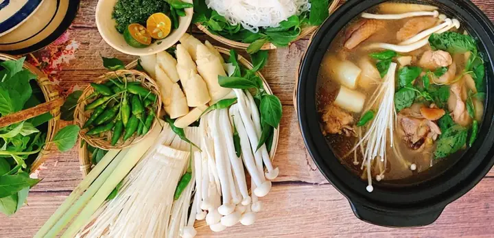 Cẩm Nang Lẩu Gà Lá É Biên Hòa: Khám Phá 4 Quán Ngon Chuẩn Vị