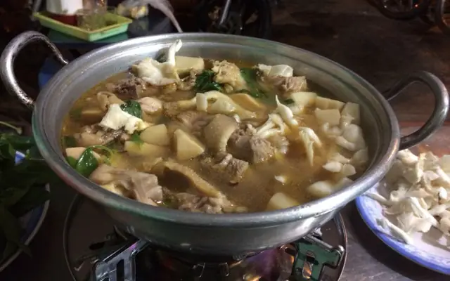 Khám Phá Lẩu Gà Lá É Thúy Hiếu – Địa Chỉ Ăn Ngon Đà Lạt