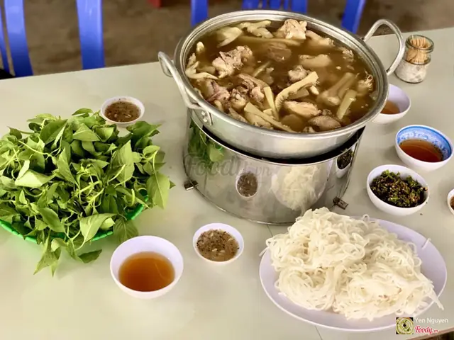 Khám Phá Lẩu Gà Lá É Thúy Hiếu – Địa Chỉ Ăn Ngon Đà Lạt