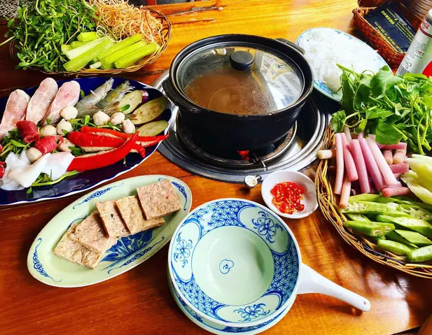 Đánh Giá Lẩu Mắm Bà Dú: Vị Ngon, Giá Và Địa Chỉ