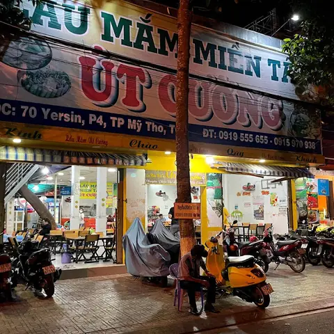 Lẩu Mắm Út Cường Mỹ Tho: Đánh Giá Chi Tiết Và Trải Nghiệm Thực Tế