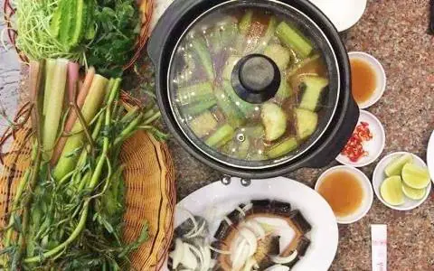 Lẩu Mắm Út Cường Mỹ Tho: Đánh Giá Chi Tiết Và Trải Nghiệm Thực Tế
