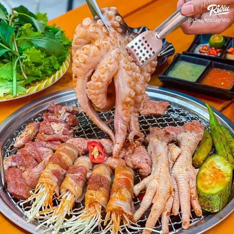 Review Lẩu Nướng Hải Sản Làng Gò: Trải Nghiệm Ẩm Thực Đậm Chất Miền Tây Tại Trung Tâm Tp.hcm