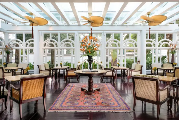 Le Club Bar Sofitel Hà Nội: Đánh Giá Chi Tiết Và Trải Nghiệm Thực Tế