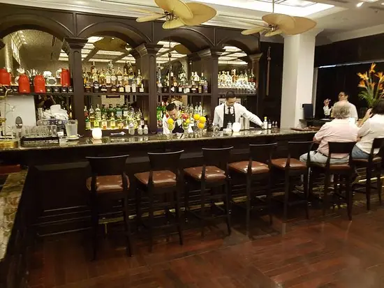 Le Club Bar Sofitel Hà Nội: Đánh Giá Chi Tiết Và Trải Nghiệm Thực Tế