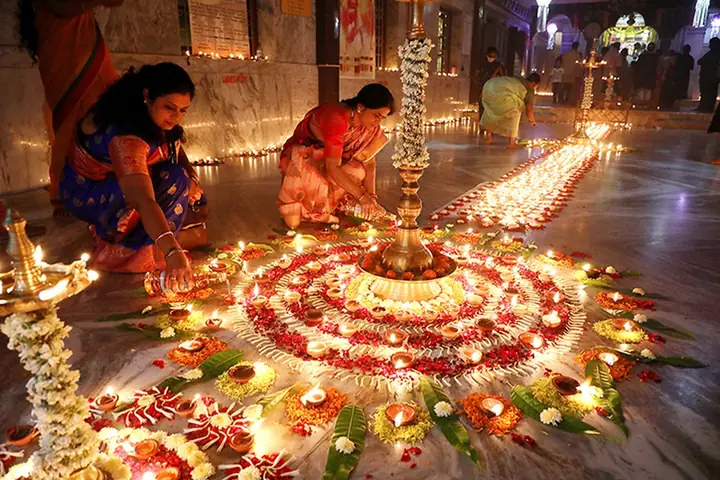 Diwali: Lễ Hội Ánh Sáng Ý Nghĩa Của Người Ấn Độ Diwali: Lễ Hội Ánh Sáng Ý Nghĩa Của Người Ấn Độ
