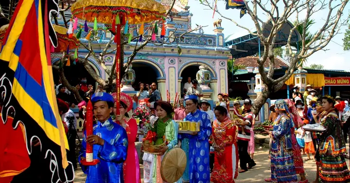 Lễ Hội Chùa Bà Nước Mặn Là Gì? Ý Nghĩa Và Lịch Trình Diễn Ra Lễ Hội Chùa Bà Nước Mặn Là Gì? Ý Nghĩa Và Lịch Trình Diễn Ra