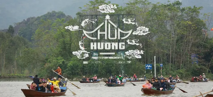 Lễ Hội Chùa Hương Ở Đâu? Tổng Tất Tần Tật Vị Trí, Cách Đi Và Lộ Trình Tham Quan Lễ Hội Chùa Hương Ở Đâu? Tổng Tất Tần Tật Vị Trí, Cách Đi Và Lộ Trình Tham Quan