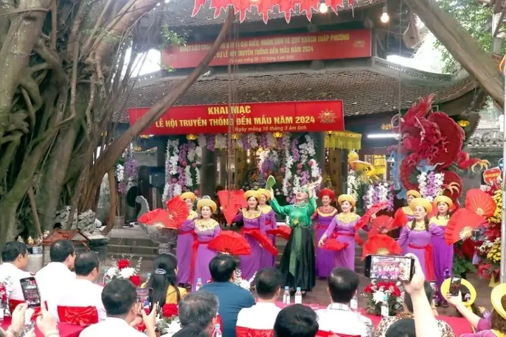 Lễ Hội Đền Mẫu Hưng Yên: Cẩm Nang Trải Nghiệm Văn Hóa Tâm Linh Đậm Đặc