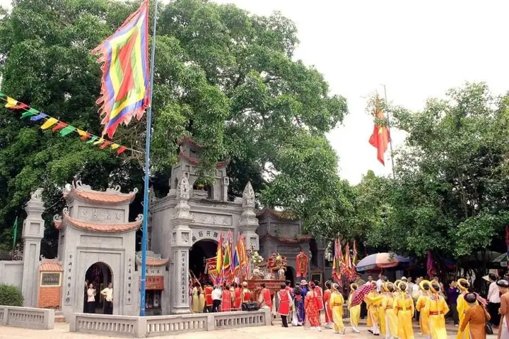Lễ Hội Đền Mẫu Hưng Yên: Cẩm Nang Trải Nghiệm Văn Hóa Tâm Linh Đậm Đặc