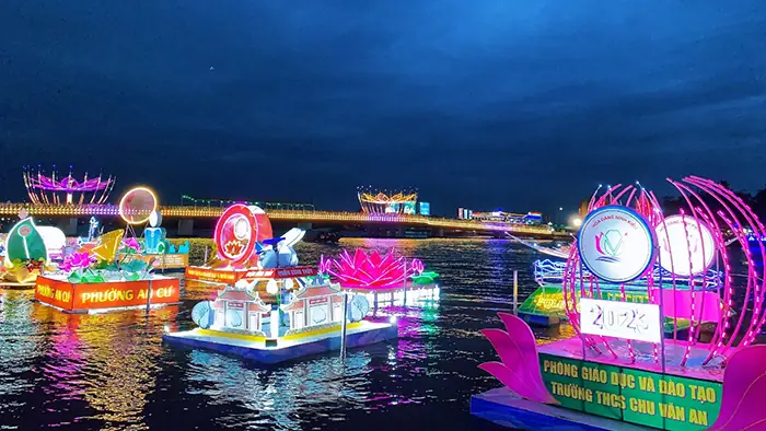 Lễ Hội Hoa Đăng Cần Thơ 2023: Hành Trình Khám Phá Sắc Màu Văn Hóa Miền Tây