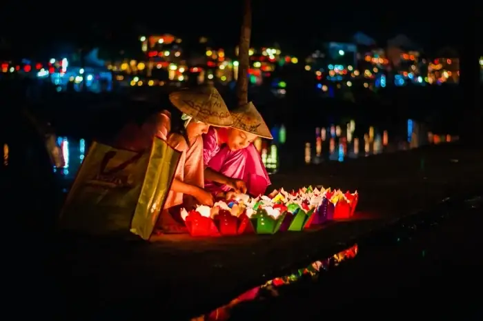 Lễ Hội Hoa Đăng Hội An: Trải Nghiệm Đêm Rằm Lung Linh Lễ Hội Hoa Đăng Hội An: Trải Nghiệm Đêm Rằm Lung Linh