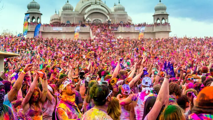 Khám Phá Lễ Hội Holi: Hướng Dẫn Tham Gia & Trải Nghiệm Khám Phá Lễ Hội Holi: Hướng Dẫn Tham Gia & Trải Nghiệm