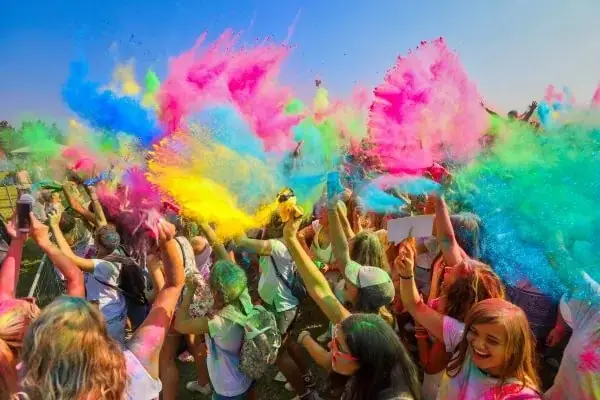 Lễ Hội Sắc Màu Ấn Độ (holi): Hướng Dẫn Trải Nghiệm Và Ý Nghĩa Văn Hóa