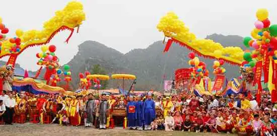 Lễ Hội Tháng 3 Âm Lịch: 10 Sự Kiện Văn Hóa Đặc Sắc Không Thể Bỏ Lỡ Lễ Hội Tháng 3 Âm Lịch: 10 Sự Kiện Văn Hóa Đặc Sắc Không Thể Bỏ Lỡ