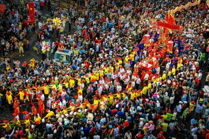 Lễ Hội Bà Thiên Hậu Bình Dương: Cẩm Nang Tham Gia Toàn Tập