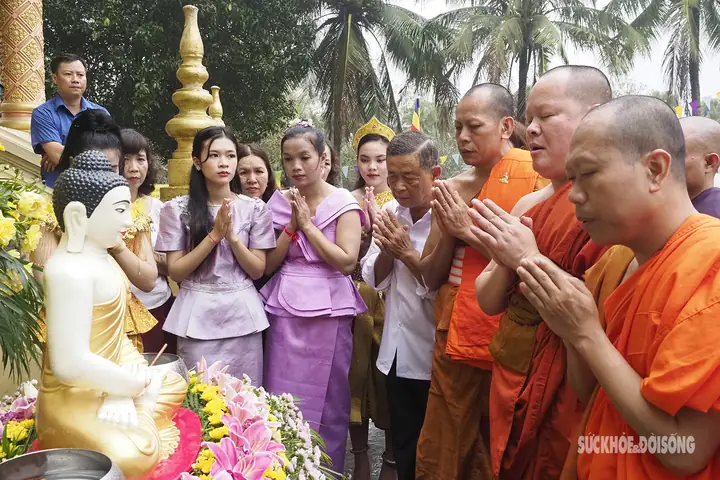 Nghi Lễ Tắm Tượng Phật Của Người Khmer: Tổng Quan Và Ý Nghĩa Văn Hóa Sâu Sắc Nghi Lễ Tắm Tượng Phật Của Người Khmer: Tổng Quan Và Ý Nghĩa Văn Hóa Sâu Sắc