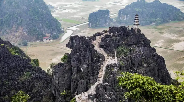 Thời Gian Leo Hang Múa Bao Lâu? Hướng Dẫn Chi Tiết Cho Du Khách