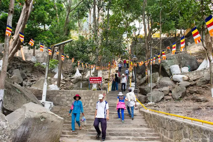 Cẩm Nang Leo Núi Bà Đen Đường Chùa: Tổng Tập Từ A-z Cho Hành Trình Hoàn Hảo
