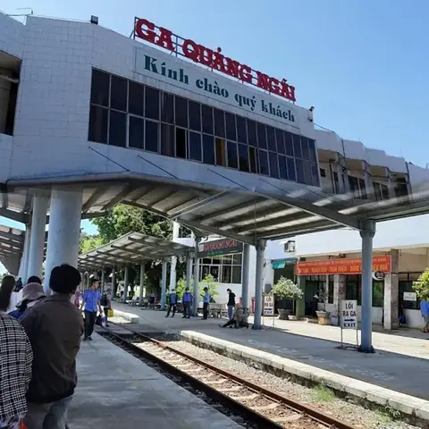 Giờ Tàu Ga Quảng Ngãi: Lịch Chạy, Tuyến Đi, Giá Vé