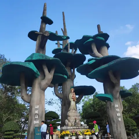 Linh Đài Đức Mẹ La Vang: Lịch Sử, Ý Nghĩa Và Cách Thăm Viếng