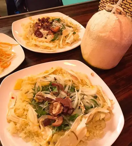 Khám Phá Cơm Gà Long Hội An: Đánh Giá Thực Đơn & Trải Nghiệm