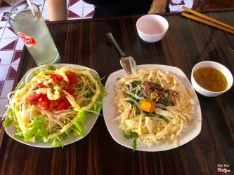 Khám Phá Cơm Gà Long Hội An: Đánh Giá Thực Đơn & Trải Nghiệm