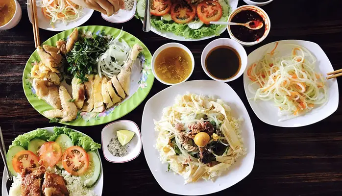 Khám Phá Cơm Gà Long Hội An: Đánh Giá Thực Đơn & Trải Nghiệm