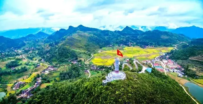 Khám Phá Lũng Cú – Điểm Cực Bắc Việt Nam Và Cột Cờ Biểu Tượng