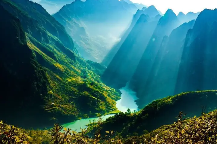 Khám Phá Đèo Mã Pì Lèng & Sông Nho Quế – Hướng Dẫn Hà Giang