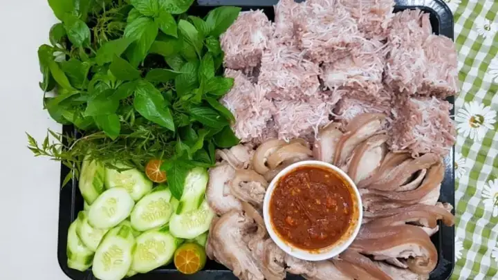Mắm Chua Thịt Luộc Cây Lý: Đặc Sản Tây Ninh Hấp Dẫn