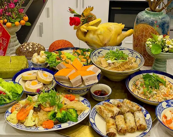 Cẩm Nang Mâm Cỗ Ngày Tết Cổ Truyền Việt Nam: Từ Truyền Thống Đến Biến Tấu Hiện Đại