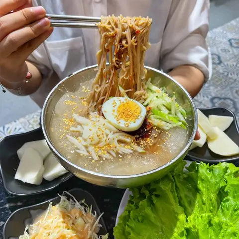 Mì Lạnh Hàn Quốc Hà Nội: Địa Chỉ, Giá Và Cách Thưởng Thức
