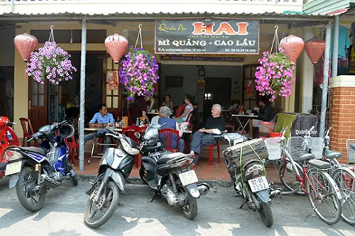 Đánh Giá Chi Tiết Mì Quảng Ông Hai Hội An: Trải Nghiệm Ẩm Thực "local Gem" Đích Thực
