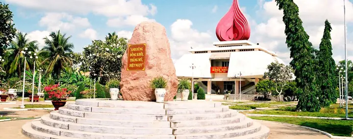 Mỏ Cày Nam Có Gì Chơi? Khám Phá 10 Trải Nghiệm Văn Hóa & Thiên Nhiên Độc Đáo Mỏ Cày Nam Có Gì Chơi? Khám Phá 10 Trải Nghiệm Văn Hóa & Thiên Nhiên Độc Đáo