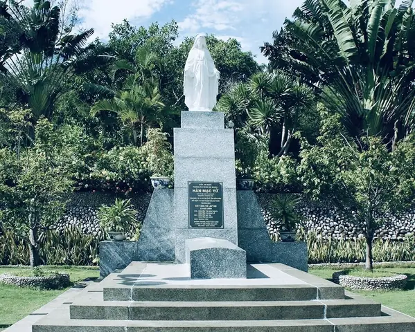Mộ Hàn Mặc Tử Quy Nhơn: Lịch Sử, Kiến Trúc Và Ý Nghĩa Văn Hoá Mộ Hàn Mặc Tử Quy Nhơn: Lịch Sử, Kiến Trúc Và Ý Nghĩa Văn Hoá