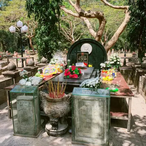 Khám Phá Mộ Cô Sáu – Địa Điểm Thờ Cúng Anh Hùng Linh Thiêng Ở Côn Đảo Khám Phá Mộ Cô Sáu – Địa Điểm Thờ Cúng Anh Hùng Linh Thiêng Ở Côn Đảo