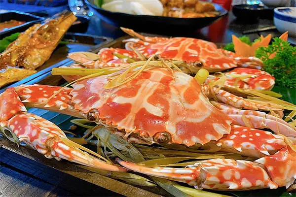 Cẩm Nang 11 Món Ăn Đặc Sản Đà Nẵng Cho Du Khách Lần Đầu