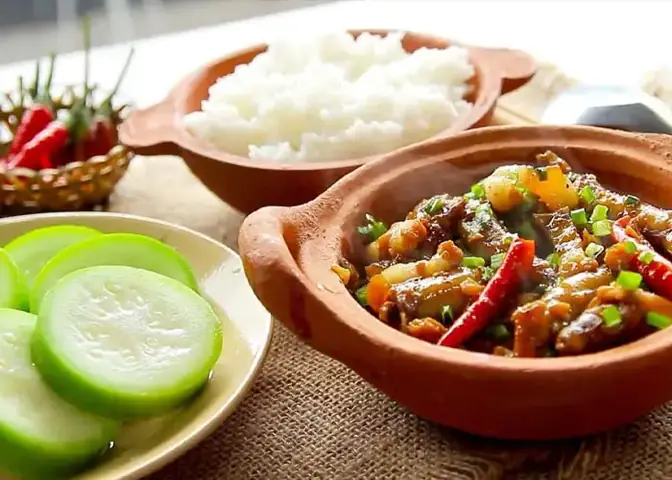 Món Ăn Đặc Sản Quảng Ngãi: Cẩm Nang 13 Món Ngon Không Thể Bỏ Lợ