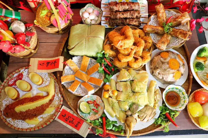25 Món Ăn Truyền Thống Ngày Tết Không Thể Thiếu Cho Mọi Gia Đình