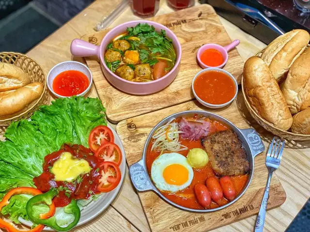 Khám Phá Ẩm Thực Nghĩa Tân Cầu Giấy: 10 Món Ăn Đậm Đà Hương Vị Hà Nội