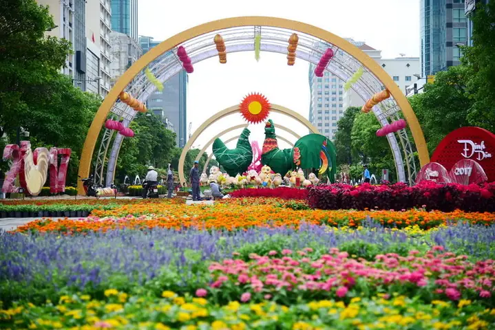 Mùng 2 Tết Đi Đâu Chơi? Cẩm Nang 10 Địa Điểm Vui Chơi Đáng Đến Nhất