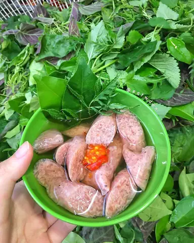 Đánh Giá Nem Chua Bà Giả Chợ Đổ: Trải Nghiệm Ẩm Thực Đường Phố Hà Nội