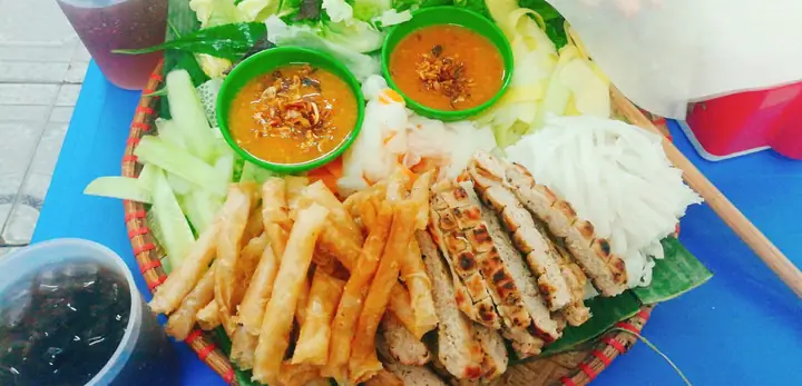 Nem Nướng Nha Trang Cô Hơn: Review Chi Tiết