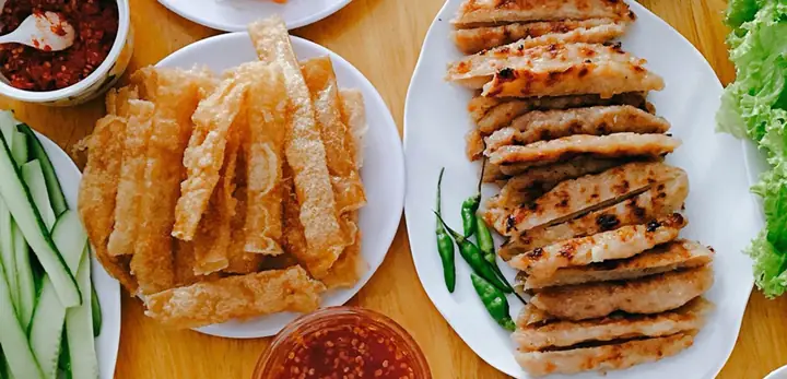 Nem Nướng Nha Trang Dì Ba: Đánh Giá Chi Tiết Về Hương Vị Và Trải Nghiệm