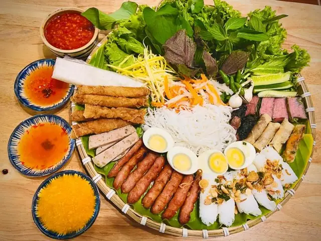 Top 6 Quán Nem Nướng Nha Trang Ngon Nhất Quận Long Biên, Hà Nội