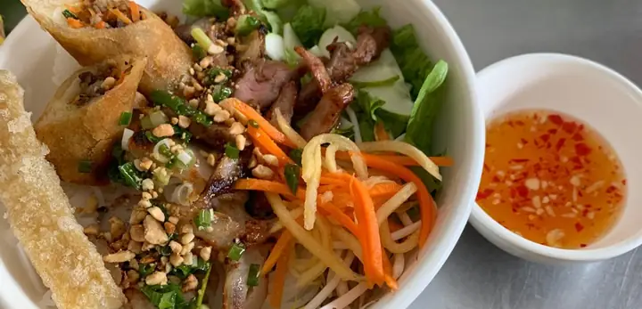Đánh Giá Chi Tiết Quán Nem Nướng Nha Trang Mr Nem: Trải Nghiệm Ẩm Thực Đáng Nhớ Đánh Giá Chi Tiết Quán Nem Nướng Nha Trang Mr Nem: Trải Nghiệm Ẩm Thực Đáng Nhớ
