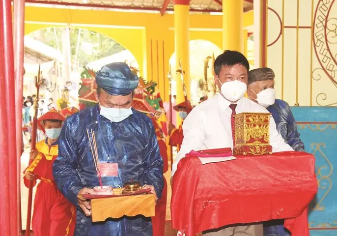 Khám Phá Lễ Giỗ Quan Lớn Trà Vong – Lịch Sử, Nghi Lễ Và Du Lịch Khám Phá Lễ Giỗ Quan Lớn Trà Vong – Lịch Sử, Nghi Lễ Và Du Lịch