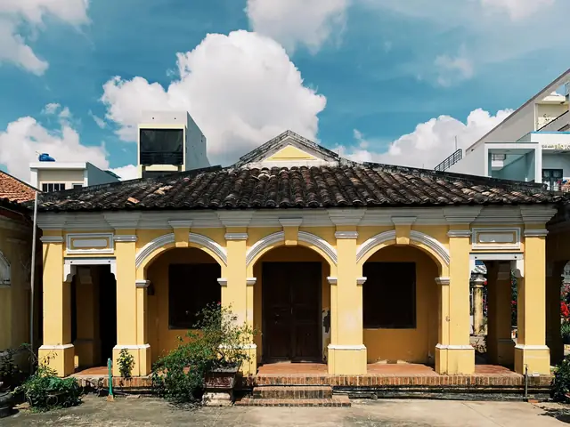 Khám Phá Lịch Sử Và Kiến Trúc Nhà Đốc Phủ Hải Ở Gò Công
