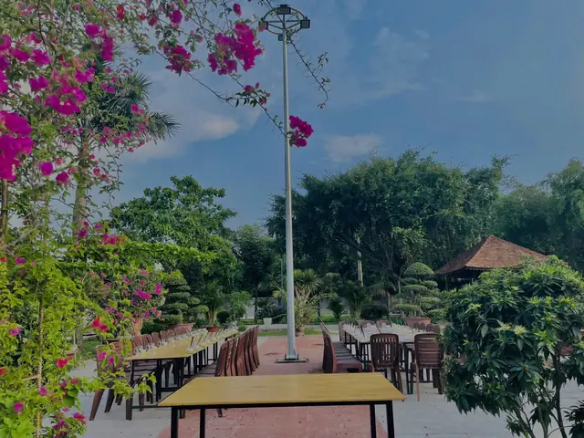 Khám Phá 10 Quán Ẩm Thực Bờ Sông View Đẹp Nhất Cho Buổi Tối Thư Giãn